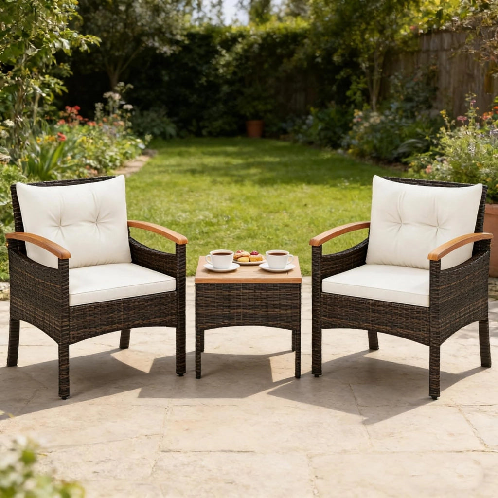 Set di Mobili a 3 Pezzi, Set da Bistrot in Rattan per Esterni con Tavolino, Cuscini Morbidi, Set da Conversazione in Legno d'Acacia per Patio, Cortile, Bordo Piscina (Bianco)