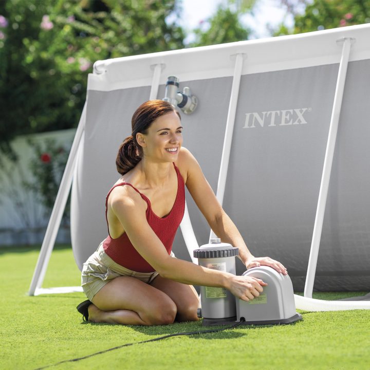 POMPA CON FILTRO A CARTUCCIA PER PISCINE FINO 16.500 LITRI  peso kg.7,90 (28636)    INTEX
