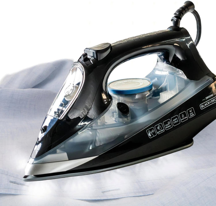 Black+Decker FERRO DA STIRO BXIR2805E 2.800 W - 360 ml.  Piastra in ceramica