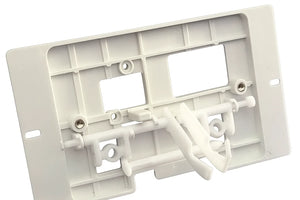 SPORTELLO COMPLETO DI VITE DI REGISTRO  Per cassetta incasso ECO PUCCI 8000211