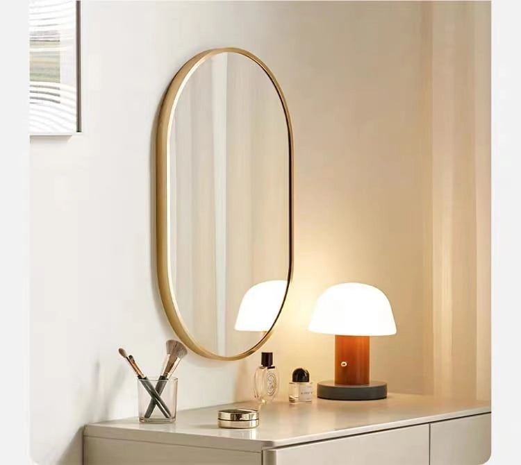 Specchio ovale VALORA 100x50cm con cornice dorata per arredamento in stile loft