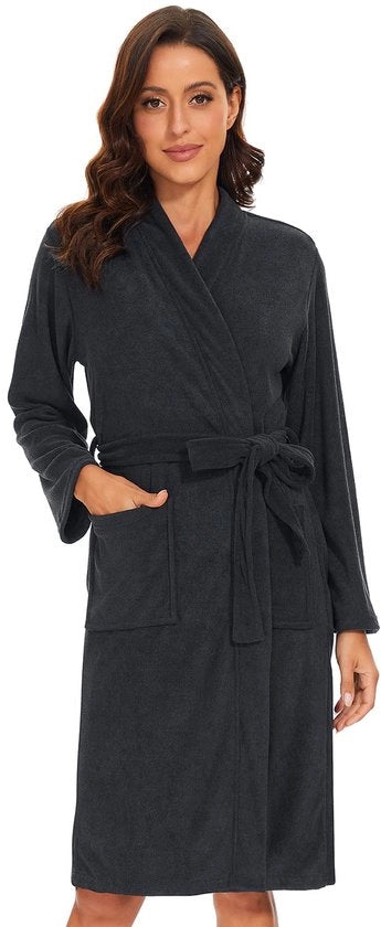 Badjas per donna leggera per sauna 

Modello: Vislivin Lichtgewicht
Codice: 
Materiali: 
Dimensioni: 
Colore: Nero