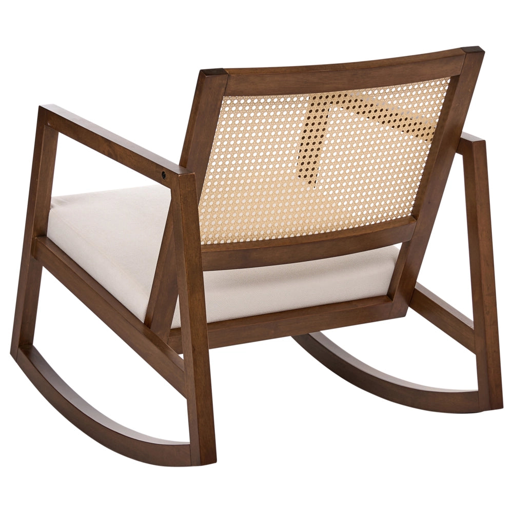 Poltrona a dondolo con rivestimento in tessuto beige chiaro e legno marroneschienale intrecciato struttura in legno per salotto e camera da letto
