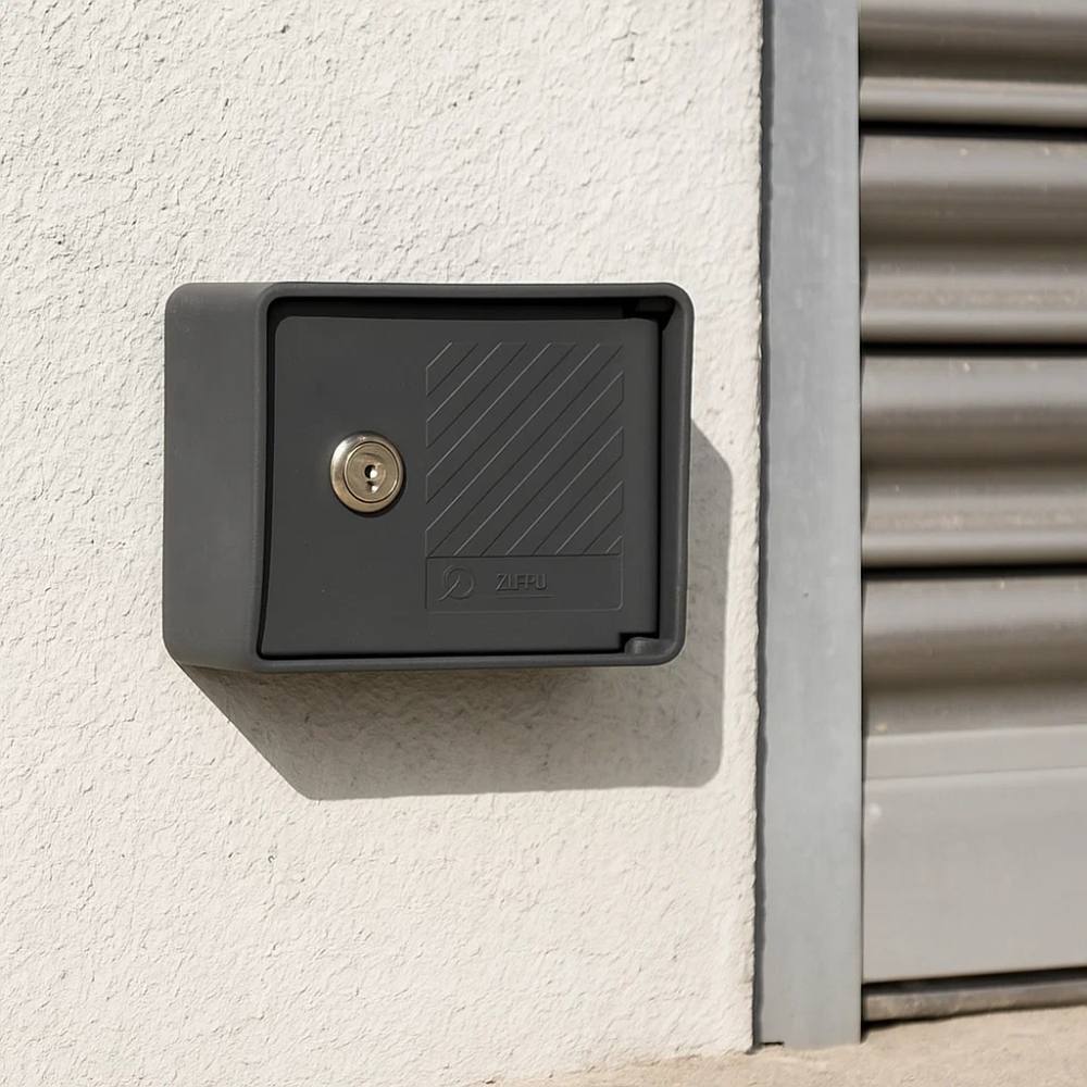 Scatola porta apparecchi zippo 2055 con chiusino blindato da esterno