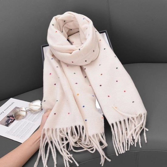 Schiacchiera in pile per donna per autunno/inverno | Scollo spesso, caldo con frange, punti monocromatici e stile rilassato