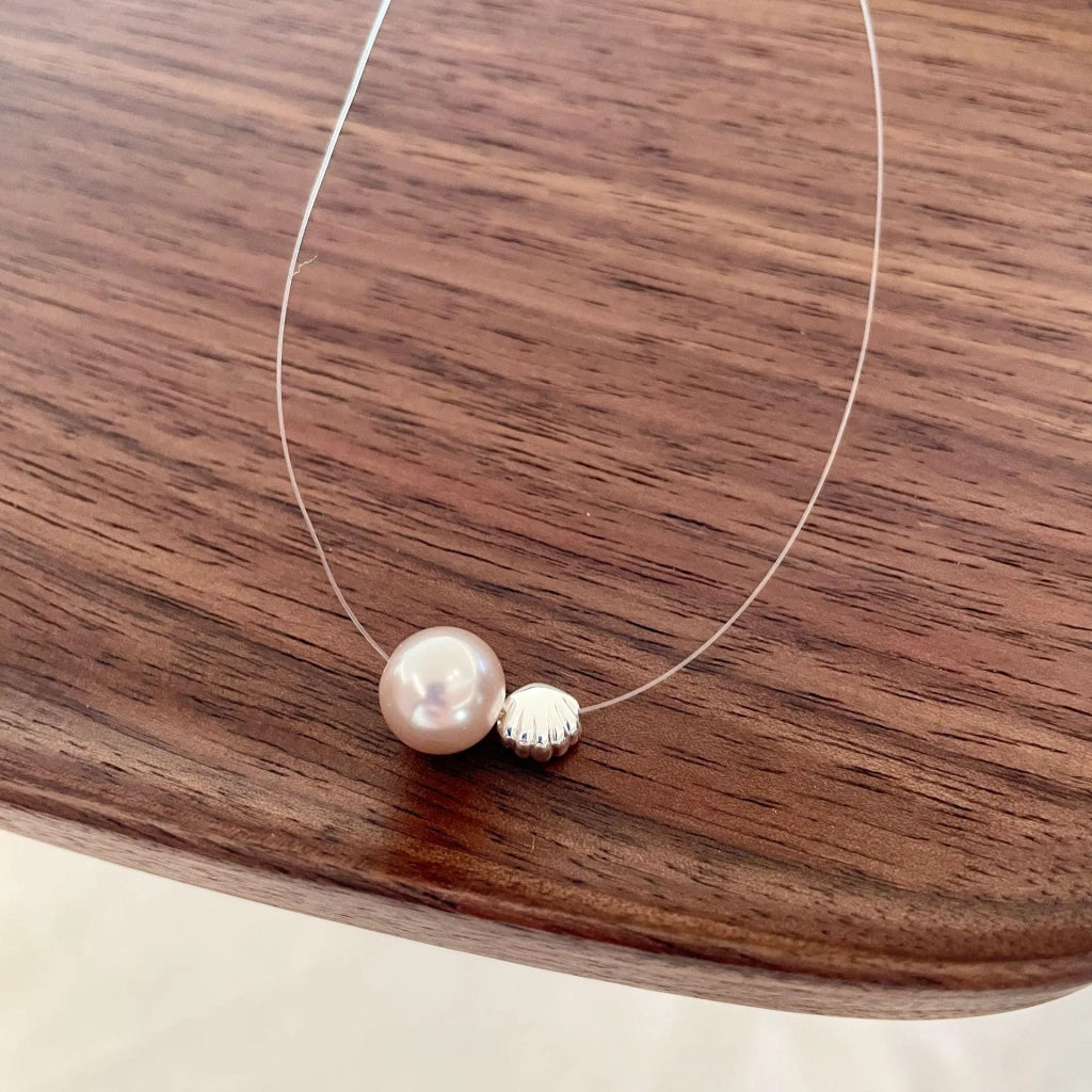 Collana di conchiglie e perle fatta a mano, regalo di Natale o di compleanno.