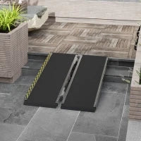 Rampa per Sedia a Rotelle Pieghevole in Alluminio con Deflettori e Adesivi, 122x73.6x5.1 cm, Nero