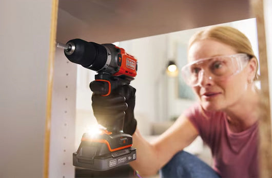 Black+Decker TRAPANO AVVITATORE A PERCUSSIONE BCD383D2XKA-QW 18V 2 batterie 2 Ah + 80 acces.+val.