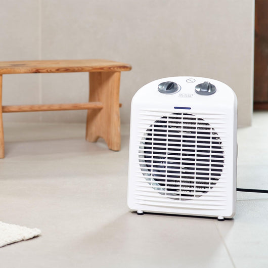 Termoventilatore da Tavolo BXSH2000E 2000W Regolabile Protezione IP21 e Sicurezza Antiribaltamento Black&Decker