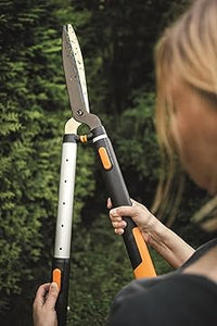 FORBICE TAGLIASIEPI TELESCOPICA SMARTFIT HS86- - manico allungabile tra mm.675 e mm.925 (114800) - 1 blister FISKARS