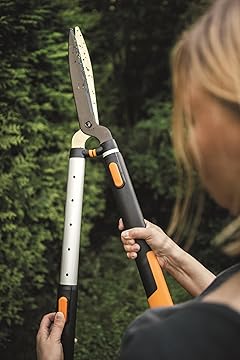 FORBICE TAGLIASIEPI TELESCOPICA SMARTFIT HS86- - manico allungabile tra mm.675 e mm.925 (114800) - 1 blister FISKARS