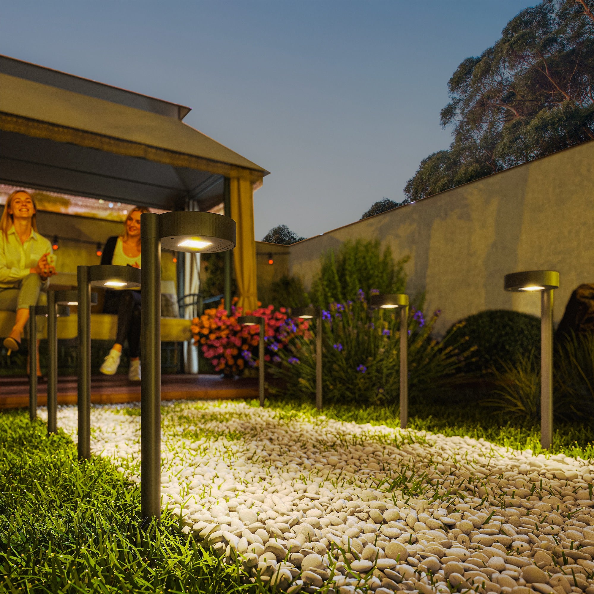 Set 8 Faretti da Esterno a Energia Solare 12x10x46 cm LED a 3000K IP44 in PP Nero