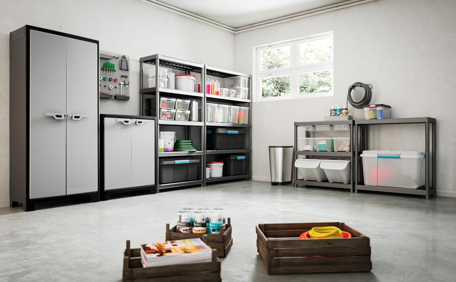 Armadio tuttoppiani Titan XL in resina con 4 ripiani regolabili colore antracite grigio Keter