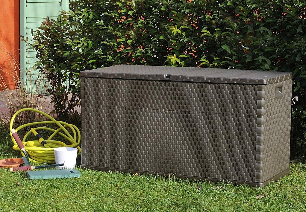 Baule multiuso da esterno in resina effetto rattan 420 litri con ruote colore marrone Toomax