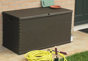 Baule multiuso da esterno in resina effetto rattan 420 litri con ruote colore marrone Toomax