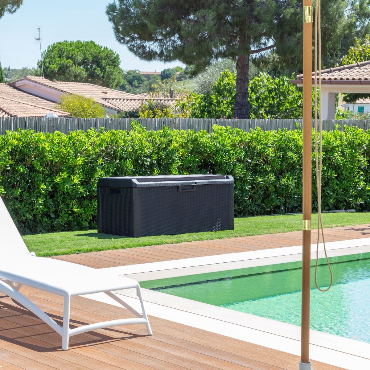 Baule multiuso da esterno Santorini Plus 560 litri in resina effetto rattan colore antracite con cuscino Toomax