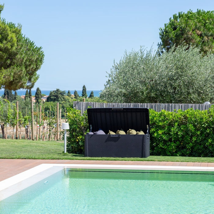 Baule multiuso da esterno Santorini Plus 560 litri in resina effetto rattan colore antracite con cuscino Toomax