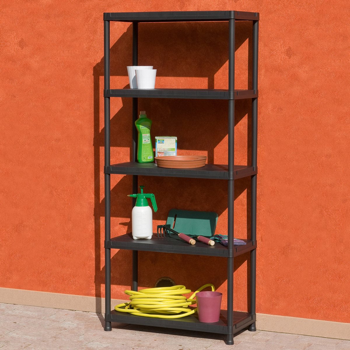 Scaffale Universal 845 a 5 ripiani ventilati per interni in resina con fissaggio a muro colore nero 80x40x180 cm Toomax