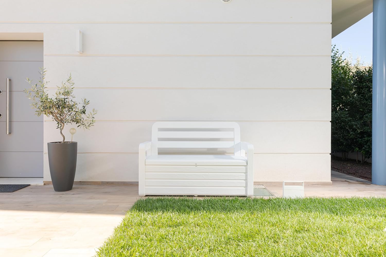 PANCHINA FOREVERSPRING DA ESTERNO CON BAULE Panchina da esterno Foreverspring con baule portaoggetti 270 litri effetto legno colore bianco Toomax.599P  cm.132,5x58x89h., bianca    TOOMAX