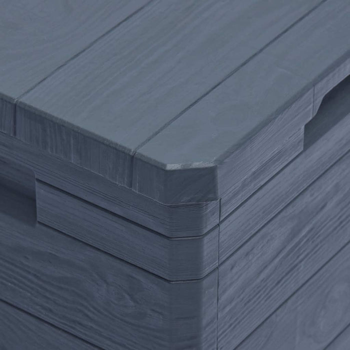 BAULE MULTIUSO WOODY'S 90 PER Baule multiuso Woody’s 90 litri in resina per interno colore antracite scuro predisposto per lucchetto ToomaxANTRACITE SCURO LT.90 ART.173  cm.42,5x44x50h.    TOOMAX