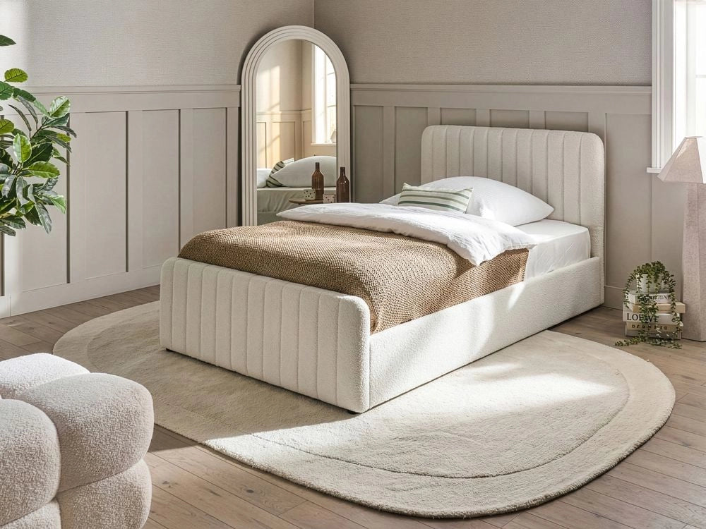 Letto matrimoniale con contenitore imbottito Boucle tessuto bianco 120 x 200 cm con testiera e pediera contenitore sollevabile