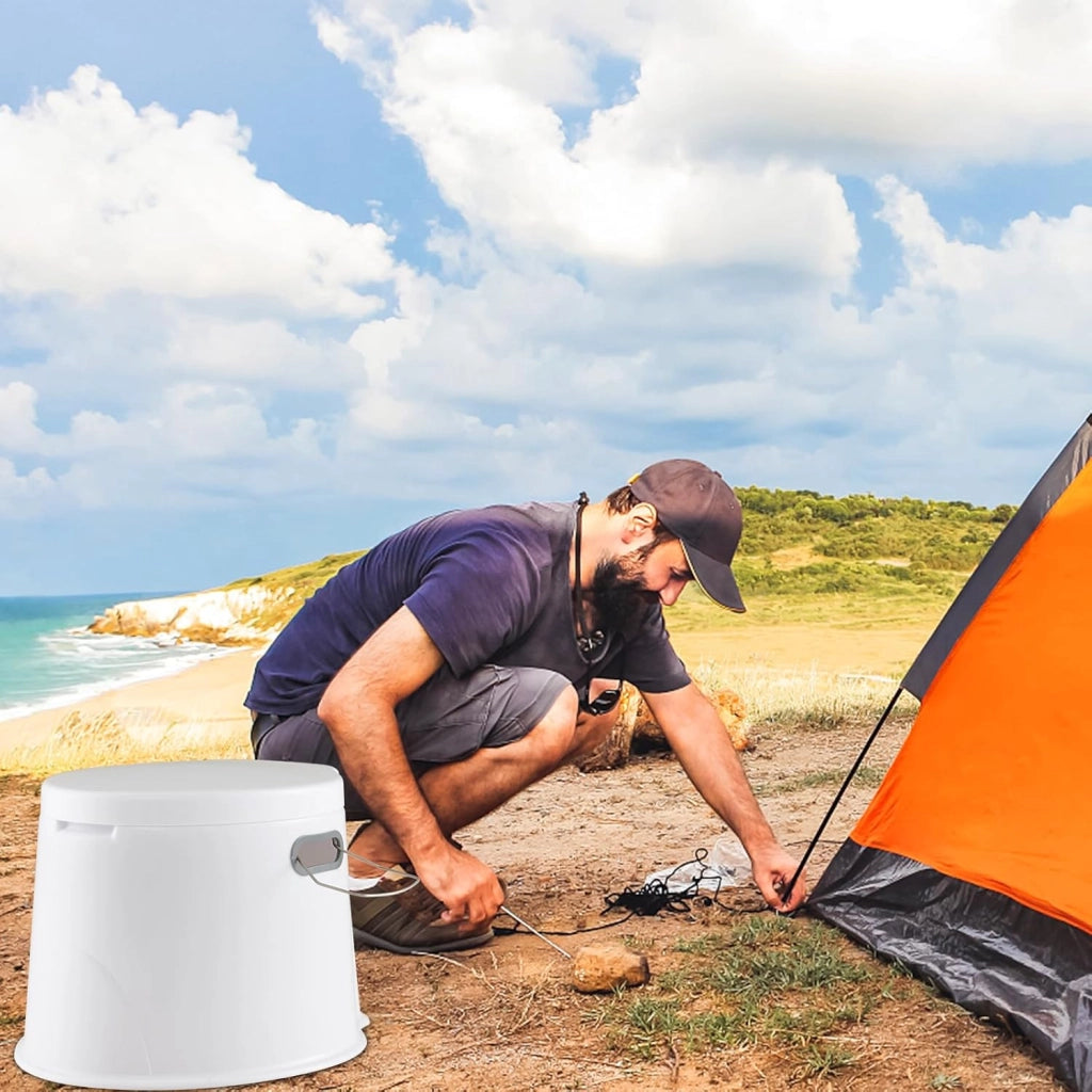 WC Portatile 5L, 49 X 41 X 34 CM, Toilette con Coperchio Anti-Odore, Secchio Interno Rimovibile, Portarotolo per Carta Igienica, Carico 200 kg, per Campeggio, Viaggi, Escursioni