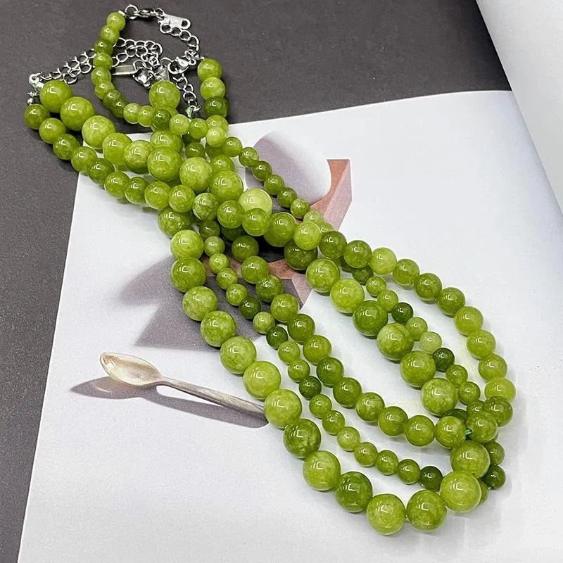 Collana con perline di agata verde: gioiello in pietra naturale realizzato a mano