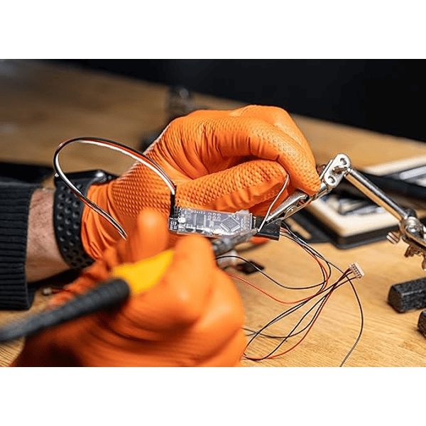 GUANTO MONOUSO IN NITRILE 'DIAMOND' Tg. M - confezione 50 pezzi