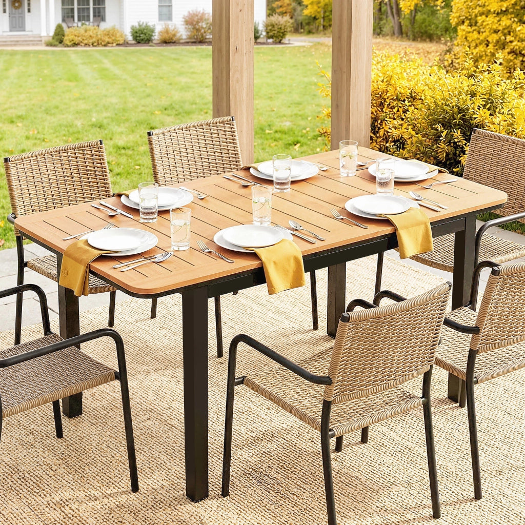 Tavolo da pranzo rettangolare da giardino 6 persone ¨C Xylo ¨C legno composito telaio metallo 127x70cm marrone