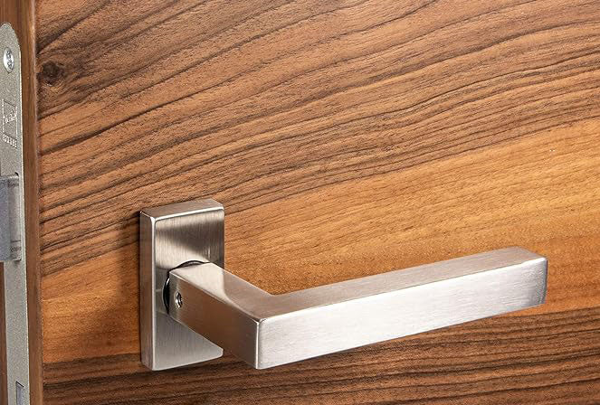 MANIGLIA INOX 'AUSTRIA' CON ROSETTA E BOCCHETTA Col. Inox satinato - FIMET MANIGLIE