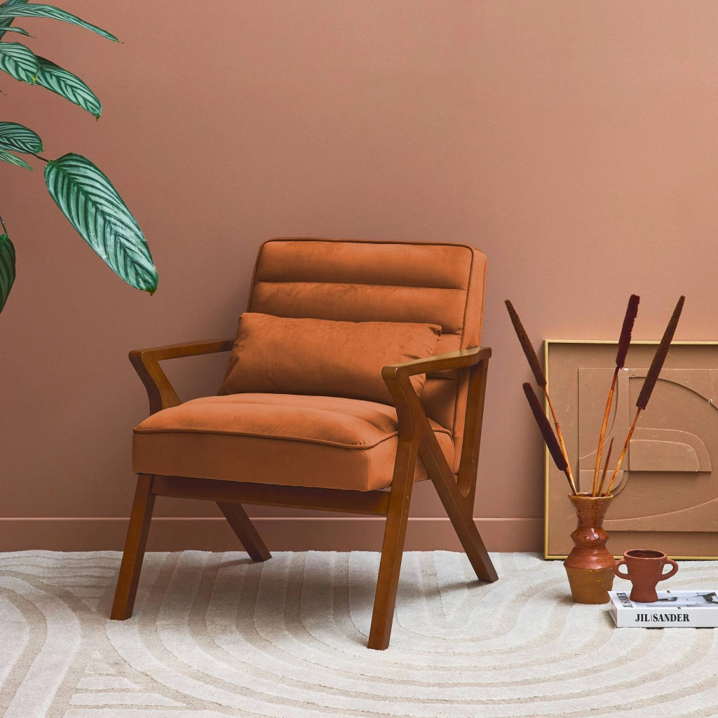 Poltrona scandinava in legno di hevea e velluto, terracotta