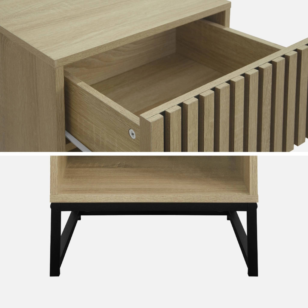 Comodino contemporaneo effetto legno scanalato con 1 cassetto, marrone