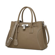 Borsa a tracolla da donna in tessuto intrecciato, colore grigio.