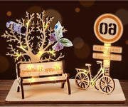 Cadeau in Legno per Compleanno e Anniversario - Numeri Decorativi per Regali - Decorazione in Legno con Albero in Tre Dimensioni con Bancarella