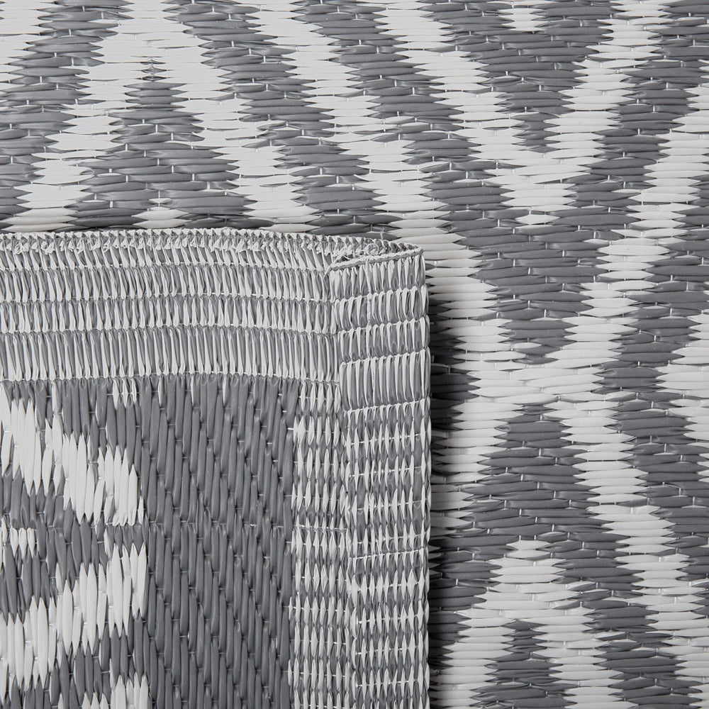 Tappeto per Interni e Esterni Motivo a Rombi Grigio Chiaro 90 x 150 cm motivo geometrico