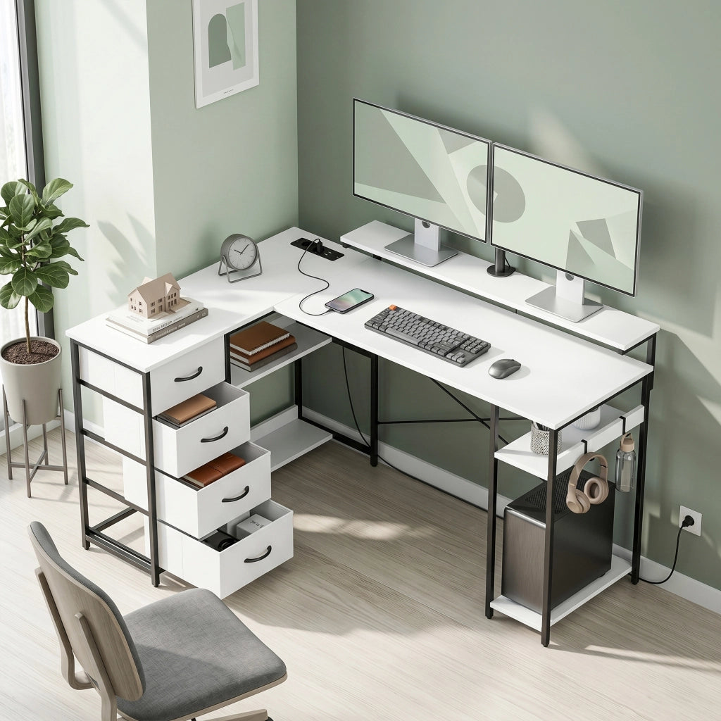 Scrivania Angolare 155x112x85,5-91,5 cm con Prese 4 Cassetti in Tessuto Rialzo Monitor e 2 Ganci Bianco e Nero