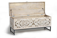 Cassapanca in massello di mango intagliato e piedi in metallo