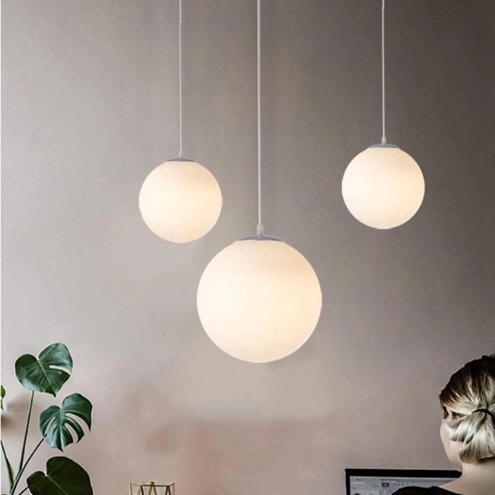 Trade Shop - Lampadario A Sospensione Argento Con Sfera Vetro Bianco Attacco E27 Minimal 33511 -