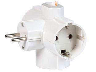 ADATTATORE TRIPLO SCHUKO 2 POLI + TERRA 16A CON INTERRUTTORE BIPOLARE- - bianco 82260 - 1 pezzi FANTON