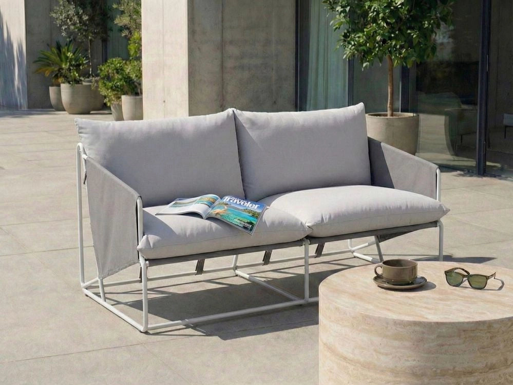 Divano basso oversize in metallo con cuscini schienale e seduta Arredamento da interno ed esterno Giardino Grigio stile moderno e rustico