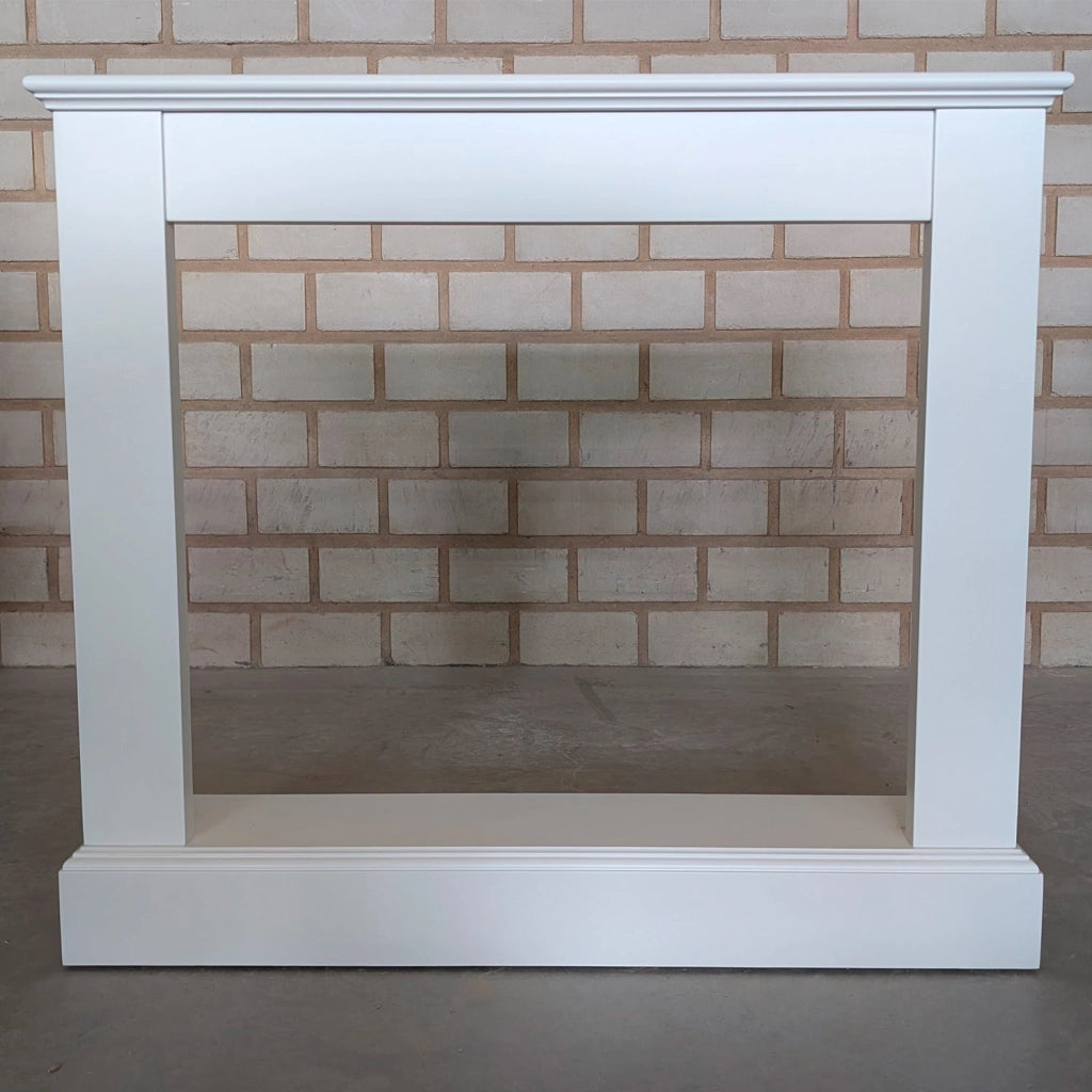 Cornice per caminetto in legno MDF bianco compatibile con inserto elettrico Caminetto Vulcano da 60 cm o bruciatore Ispica da 75 cm MPC Camillo Bianca