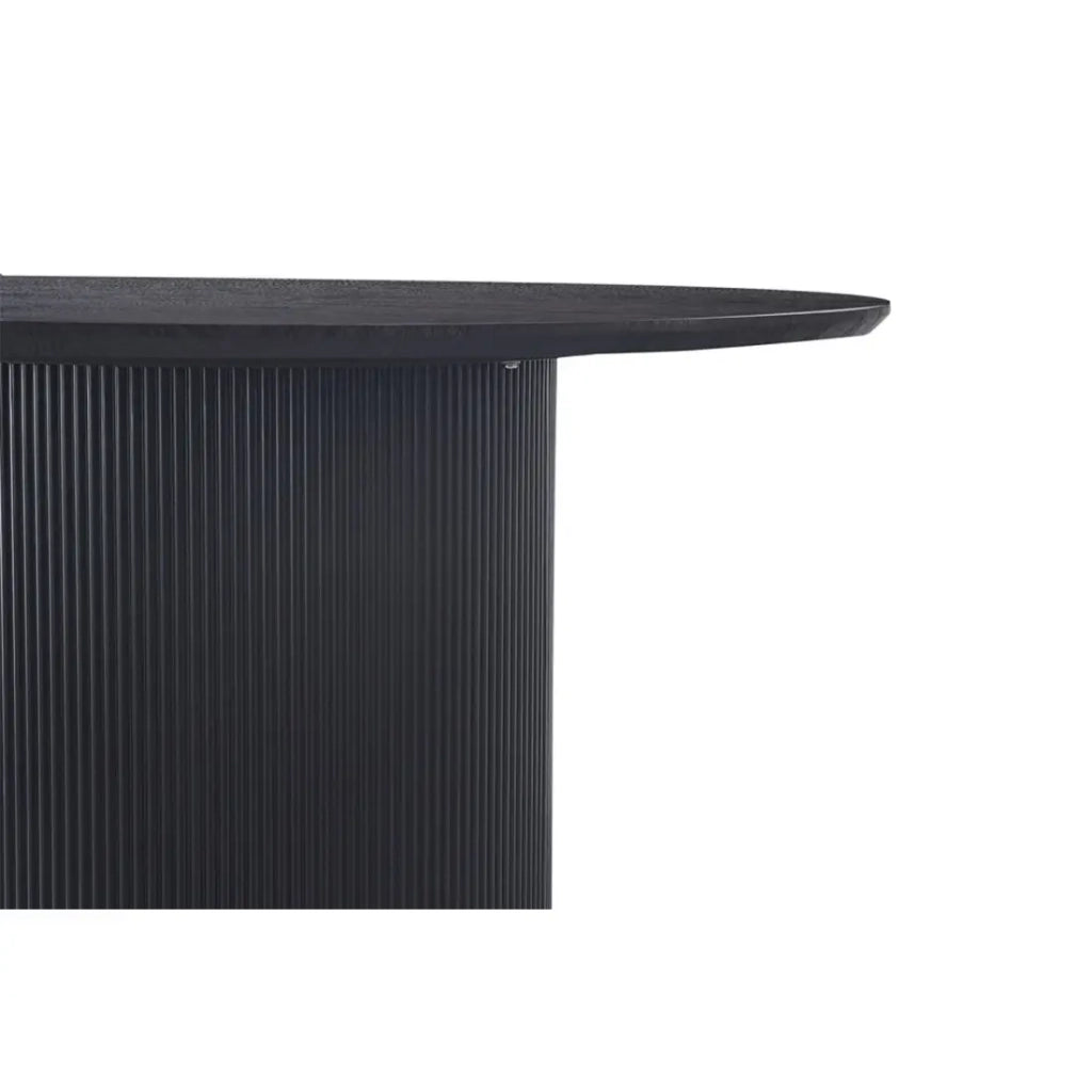 Tavolo da pranzo rotondo VAGOS effetto legno marrone scuro, ideale per una sala da pranzo accogliente.
