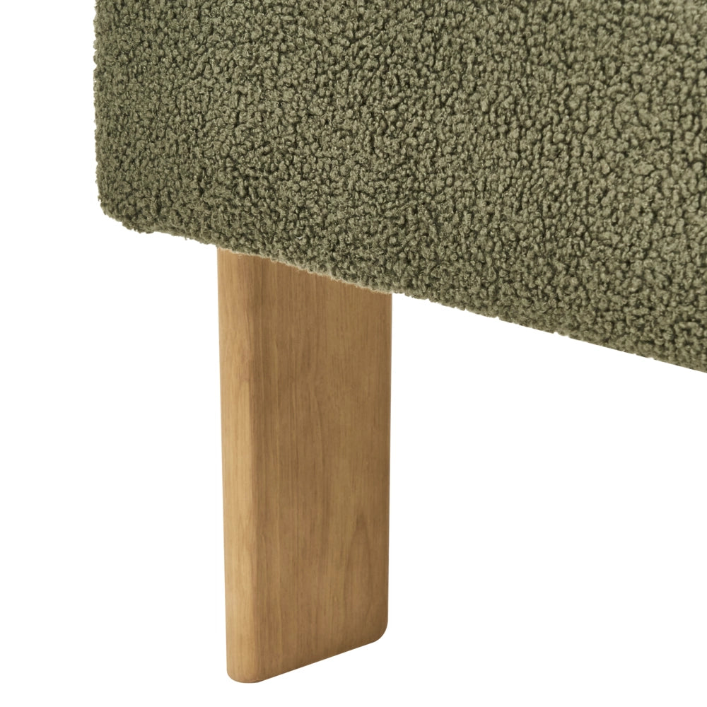 Poltrona verde e marrone chiaro con rivestimento in bouclé design retrò gambe in legno per soggiorno