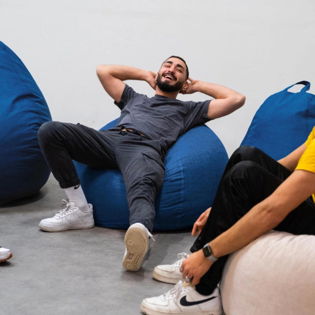Pouf Poltrona Sacco con Imbottitura in Schiuma - Morbido e Confortevole - Fodera Lavabile - Pratico e Facile da Trasportare - Pouf Sacco per Tutta la Famiglia (120x100 cm, Blu)