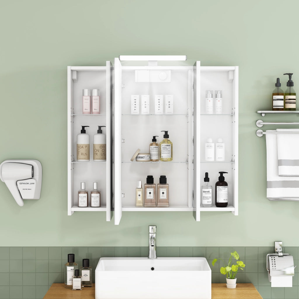Mobile con specchio con 3 ante e ripiani in vetro regolabili; LED e presa standard francese per bagno; bianco