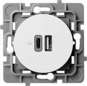 Caricatore d'emergenza con doppia uscita USB-A 3A e USB-C 3A per alimentazione e ricarica di dispositivi elettronici, costruzione in ABS, installazione in cabina, dimensioni 76 x 76 x 42 mm.