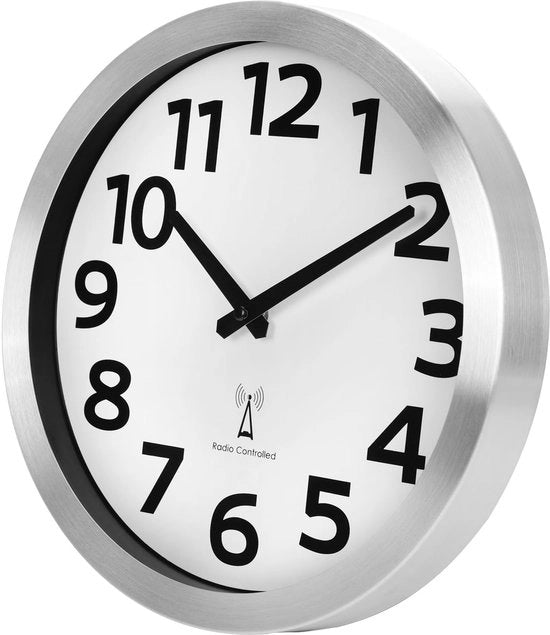 Orologio radiocomandato per parete con cornice in alluminio, cifre grandi, orologio radiocomandato, silenzioso per cucina, soggiorno, camera da letto, bagno, ufficio, 30 cm, argento/bianco