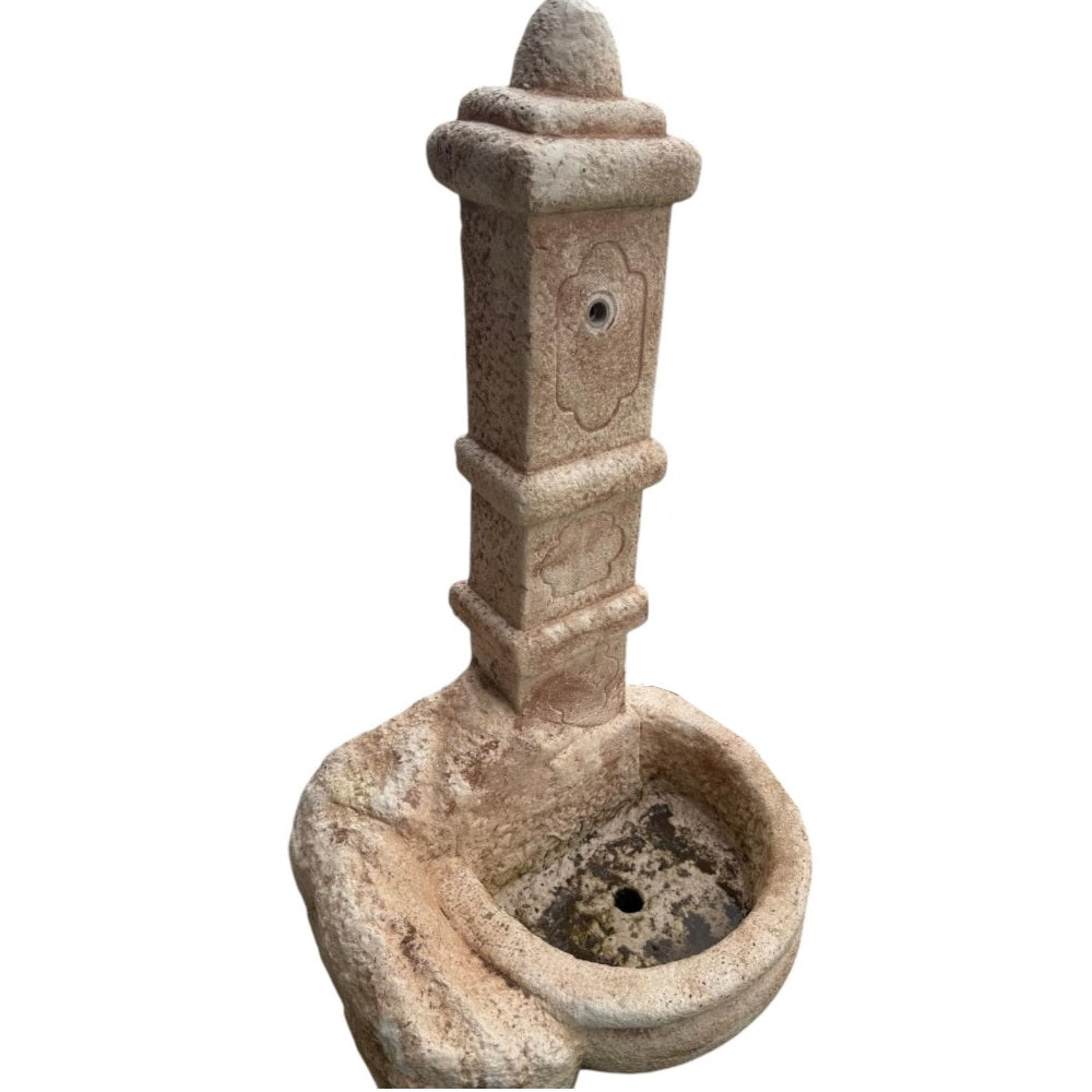 Fontana calcestruzzo cemento senza rubinetto 63x50xh.109cm modello castello