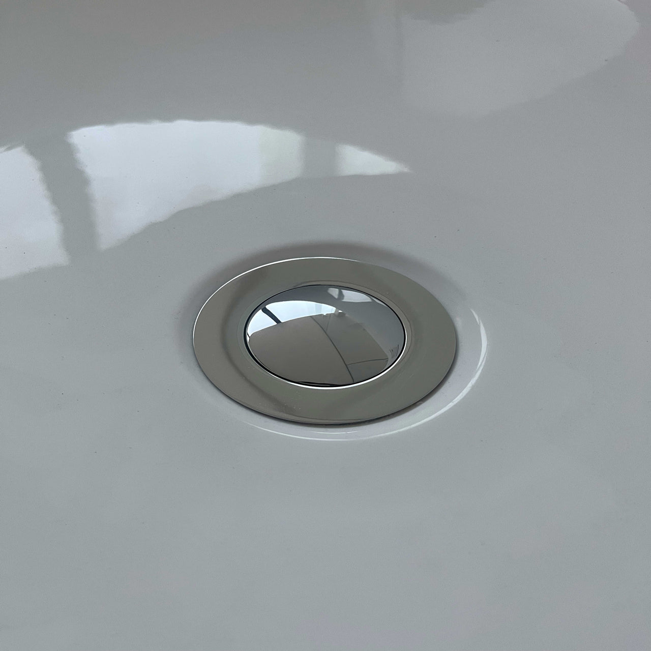 Vasca da Bagno a Isola Freestanding in Acrilico da 170x78x60 cm, Colore Nero, Forma Ovale