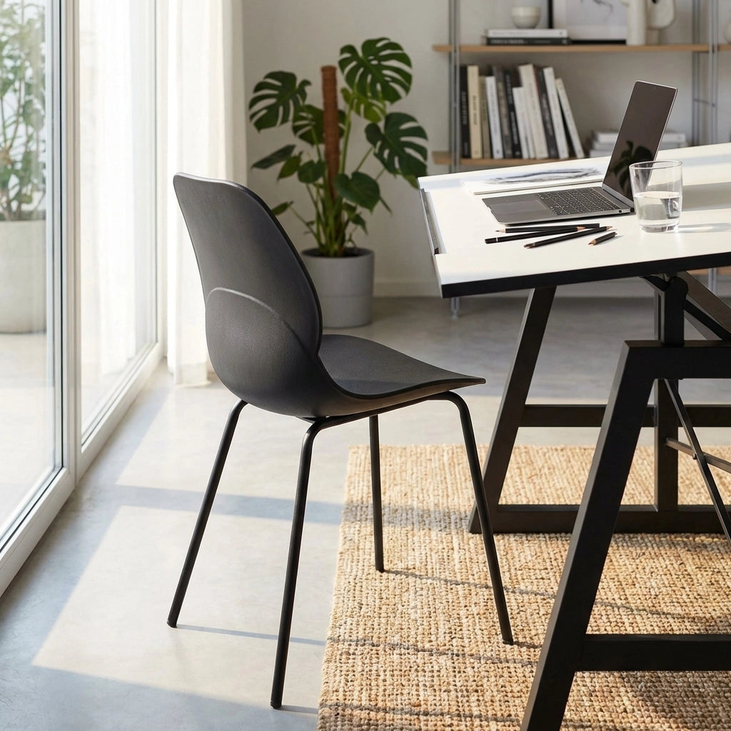 Sedia Moderna in Plastica cm 46x54x84 - CRIV